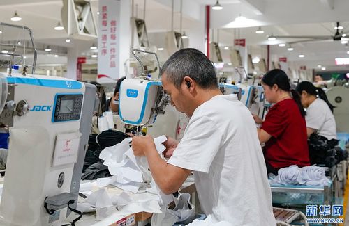 聚焦高质量发展丨晋江陈埭 鞋业重镇在 三向奔赴 中强链补链