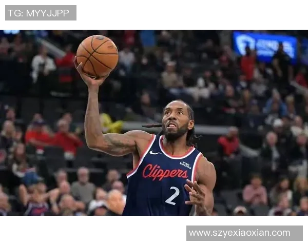 莱昂纳德带领球队挑战勇士再度上演激烈对决引发球迷热议 莱昂纳德带领球队挑战勇士再度上演激烈对决引发球迷热议